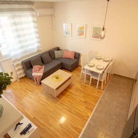 White Fields-Central 2-Bdrm Apartment With Parking Novi Sad Exterior photo