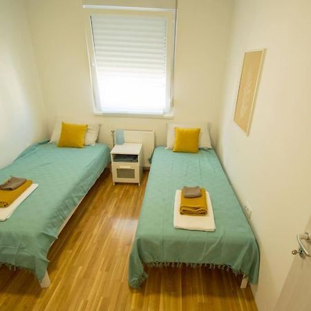 White Fields-Central 2-Bdrm Apartment With Parking Novi Sad Exterior photo