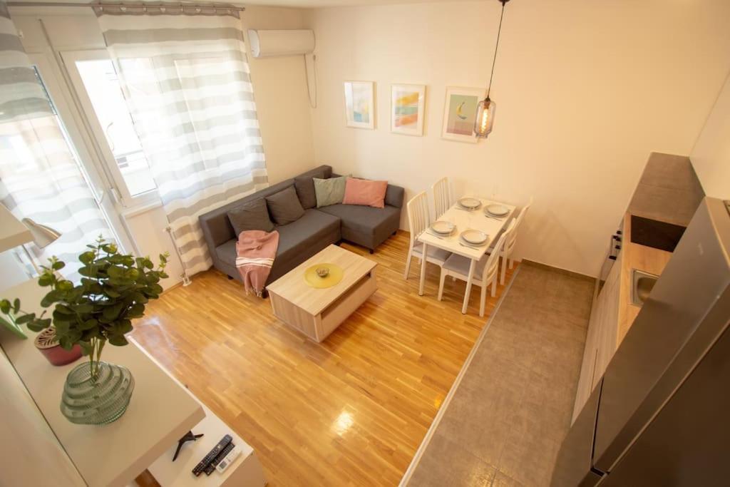 White Fields-Central 2-Bdrm Apartment With Parking Novi Sad Exterior photo